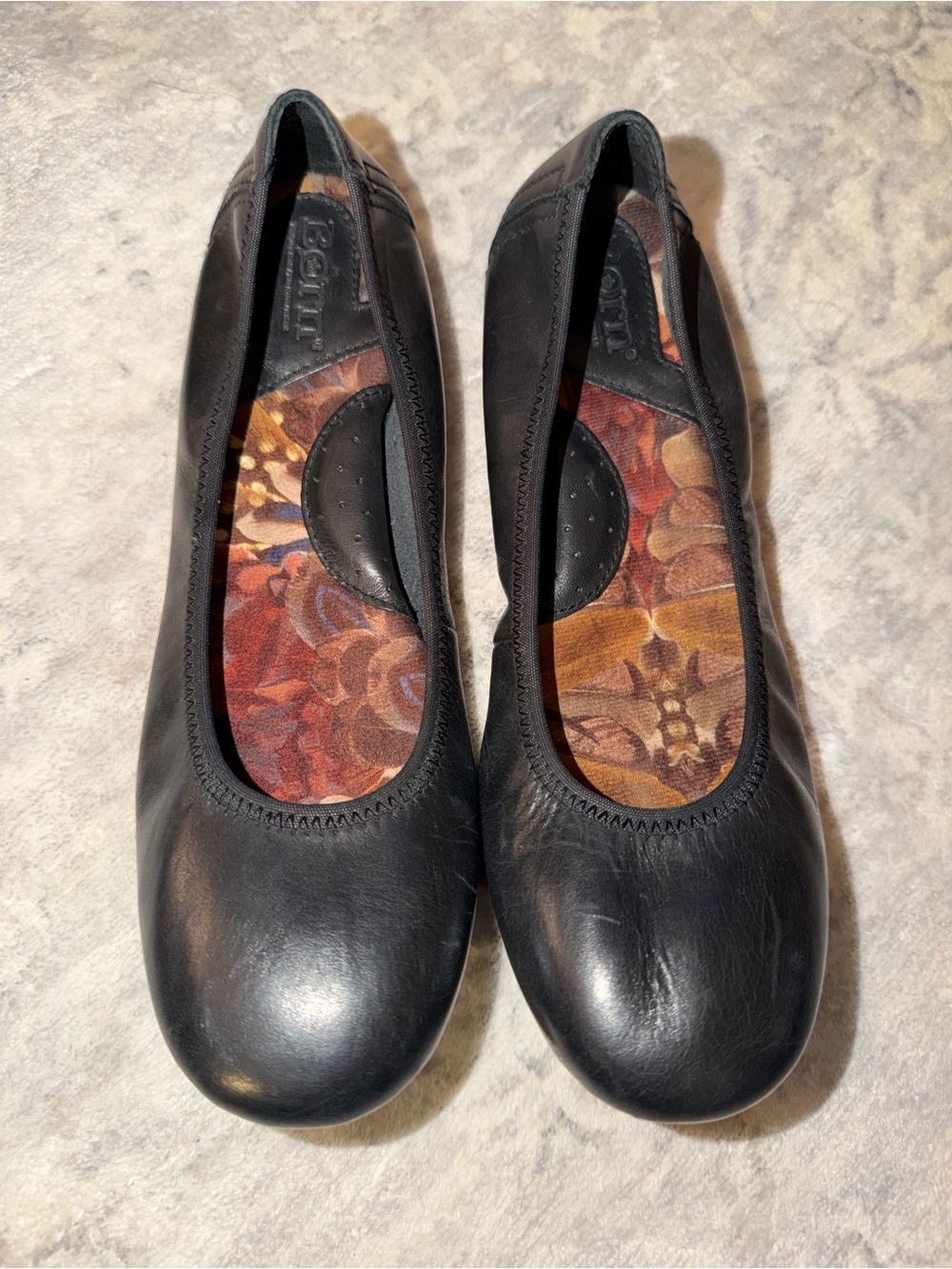 Born Black Leather Round-Toe Slip-On Ballet Flats